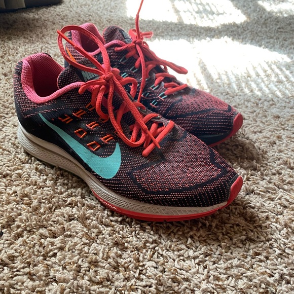 NIKE running shoes! - Picture 2 of 4
